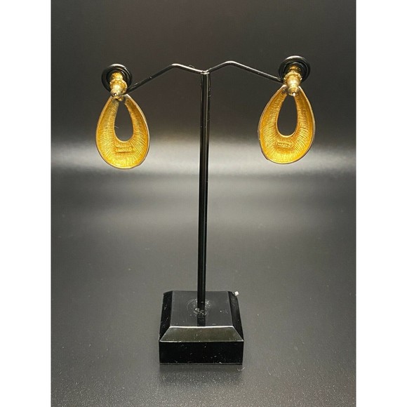 Napier Gold Tone and Nude Enamel Earrings VINTAGE - Picture 4 of 7